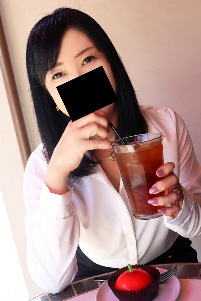 東海店りこ(55歳)